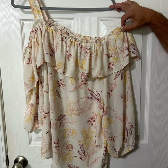 Cooper & Ella beautiful one shoulder floral blouse Size 2x - Picture 5 of 10